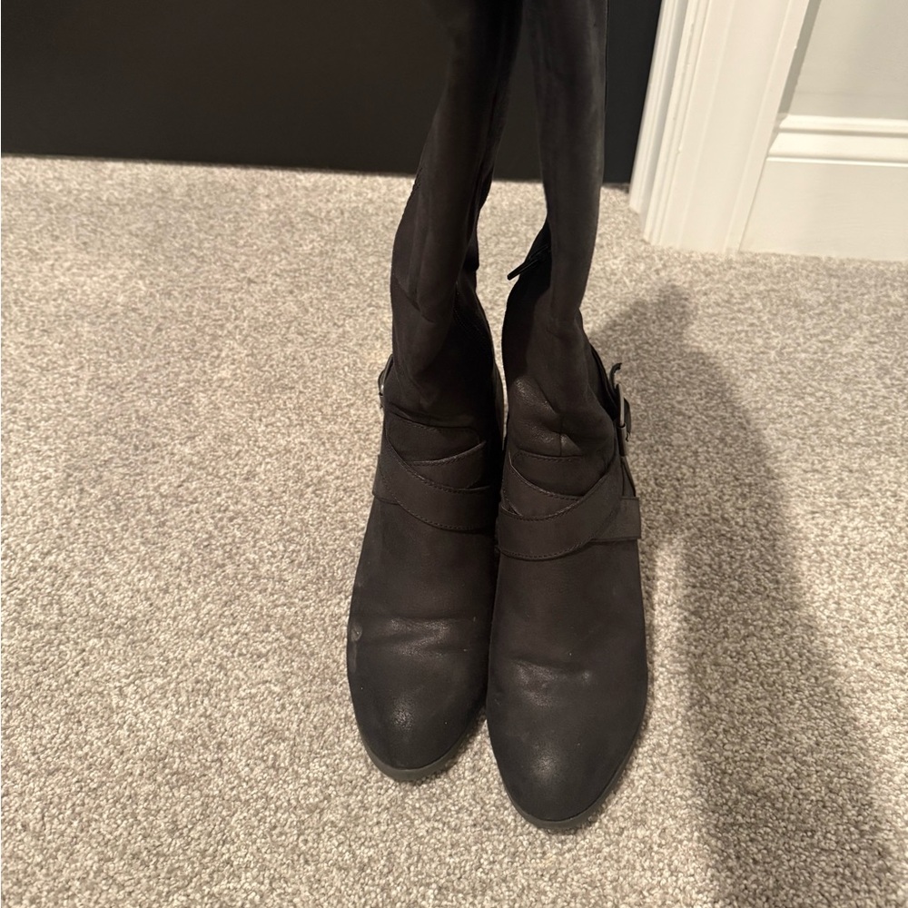 Women’s Steve Madden heel black boots. Definit. Size 8 - Picture 5 of 6